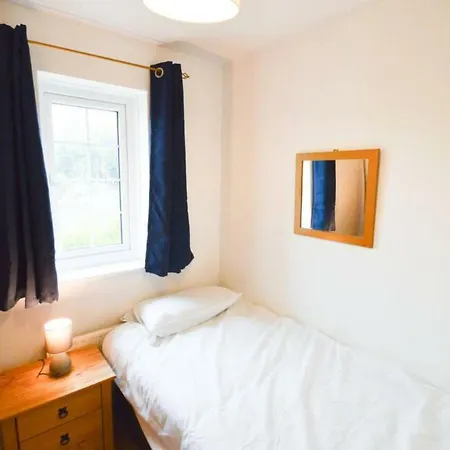 Fantastic 3-bedroom House In Bradley Stoke アパート *