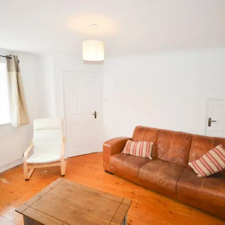 Fantastic 3-bedroom House In Bradley Stoke